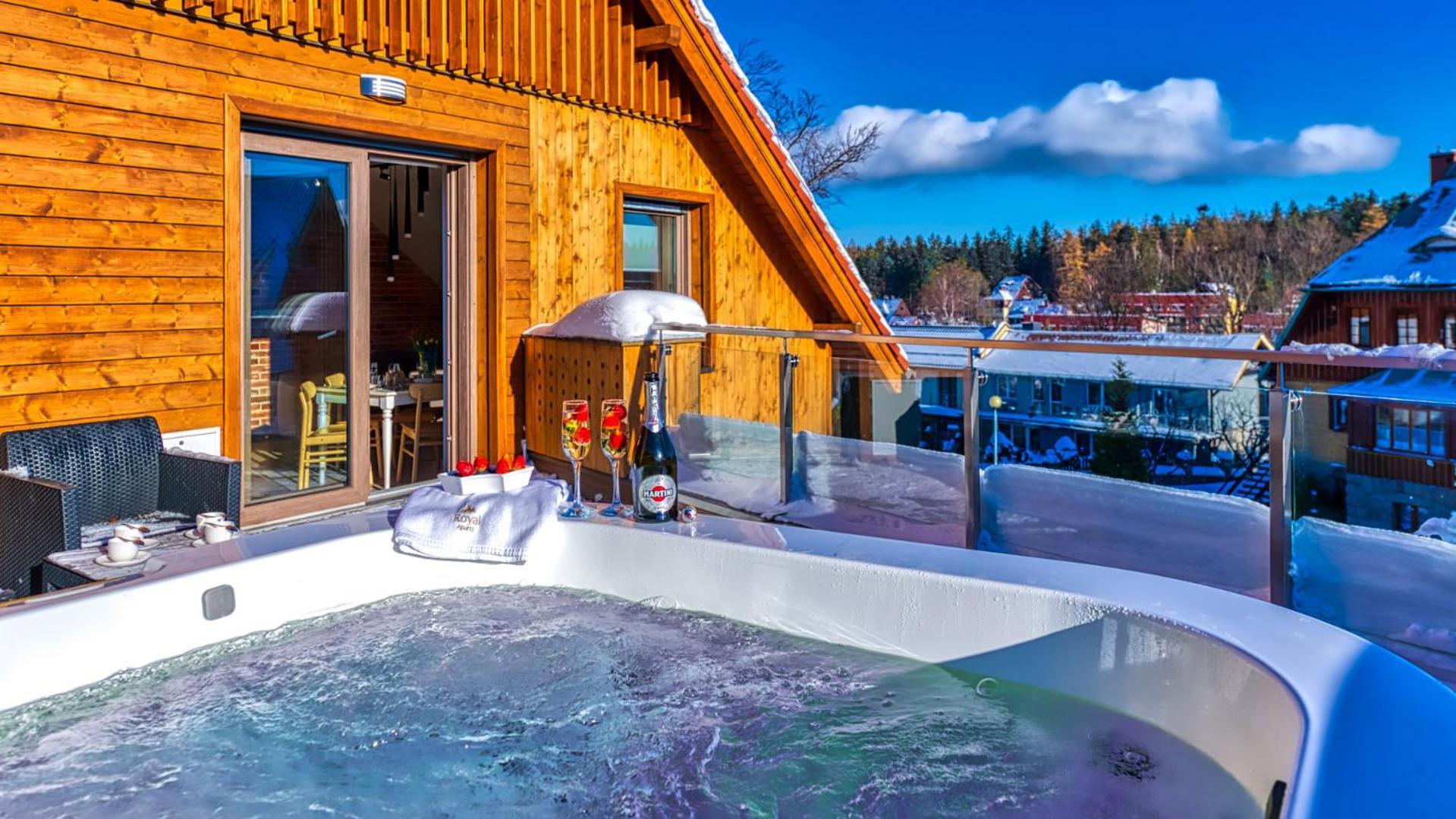 Royal Prestige Collection Z Prywatnym Jacuzzi - Stone Hill Resort Z Basenem I Saunami Шклярска-Поремба Экстерьер фото
